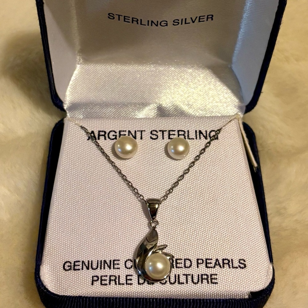 Sterling Silver Pearl Jewelry Set